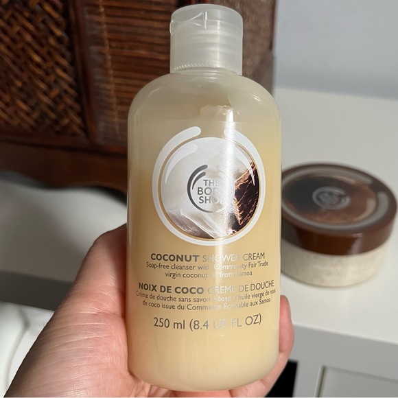 The Body Shop Bath & Body The Body Shop Coconut Cream Body Scrub